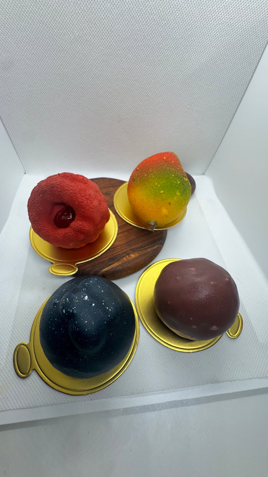 Exklusiva Trompe l´oeil fruktbox med  Hallon , Mango, blåbär, Passion